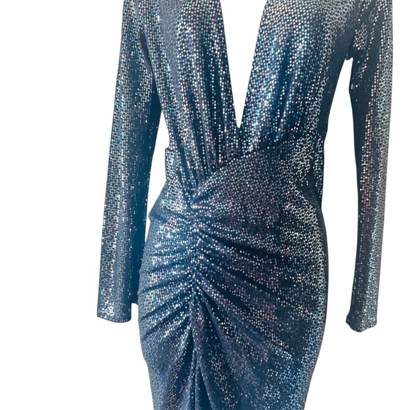Norah Stretchy metállic sequín long  sleeve deep V- neck dress blue - Picture 2 of 5